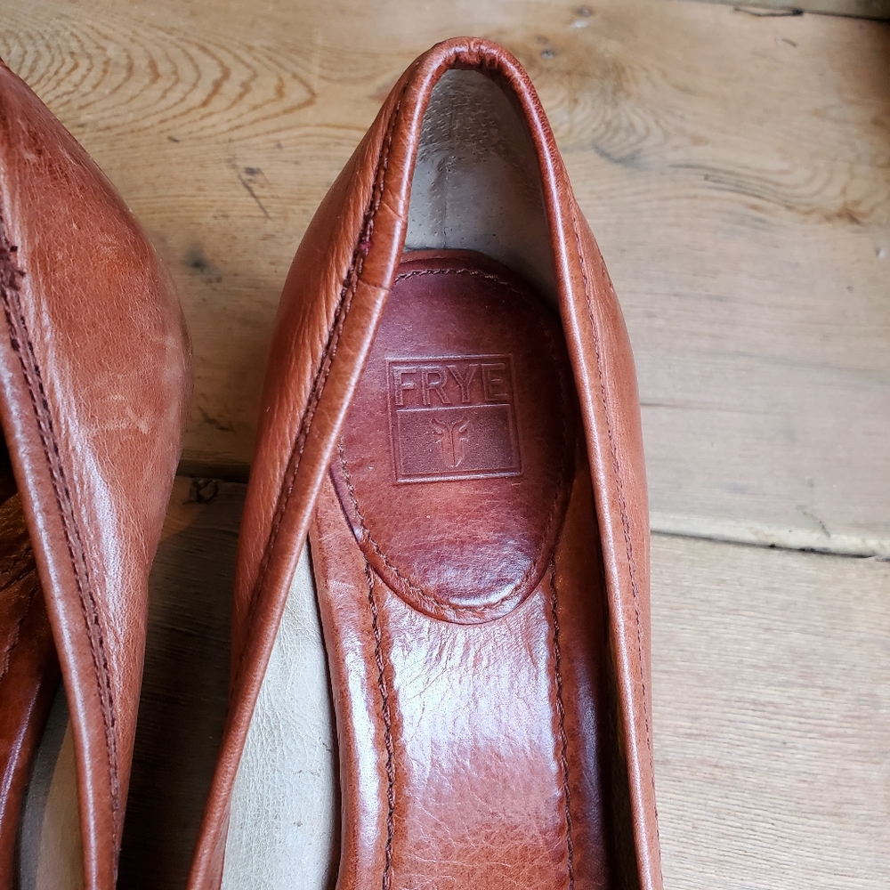 Frye Regina Pump - Picture 3 of 13